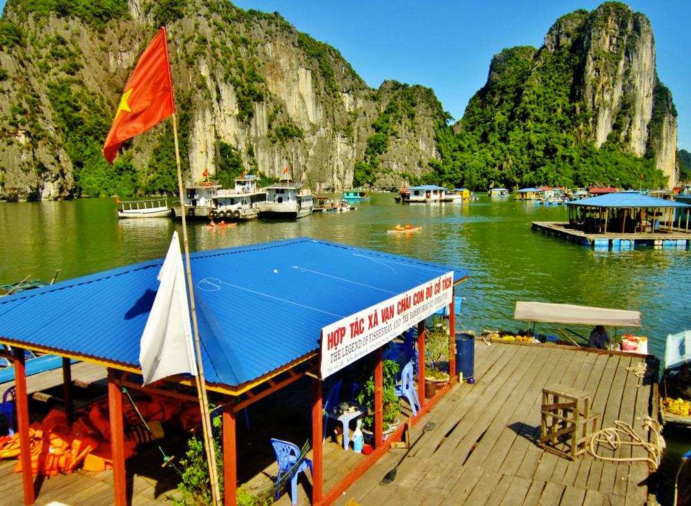 village flottant a voir vietnam