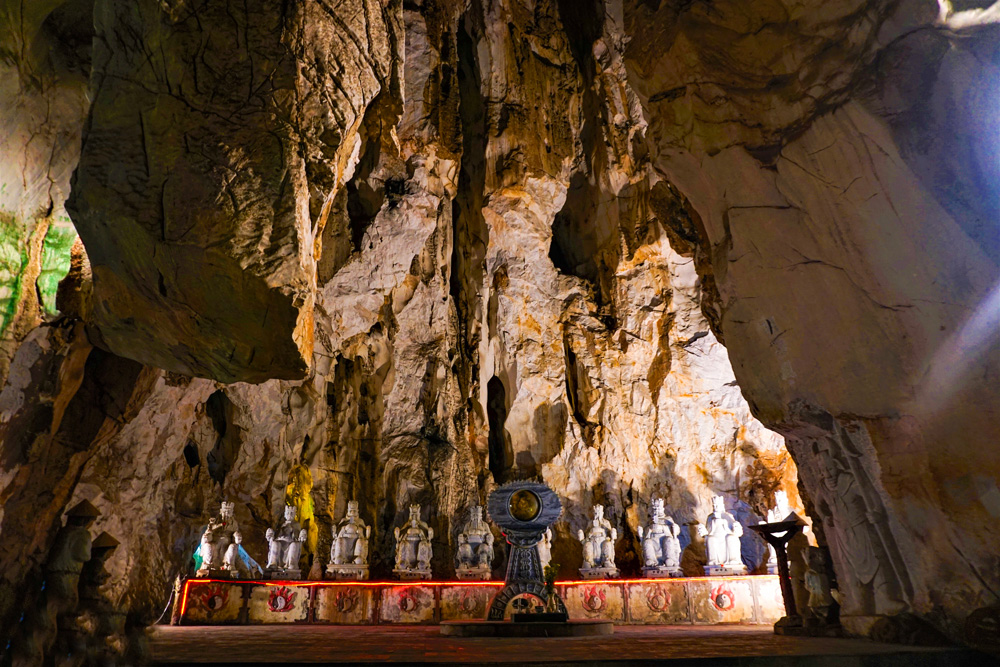 statue grotte am phu montagnes de marbre